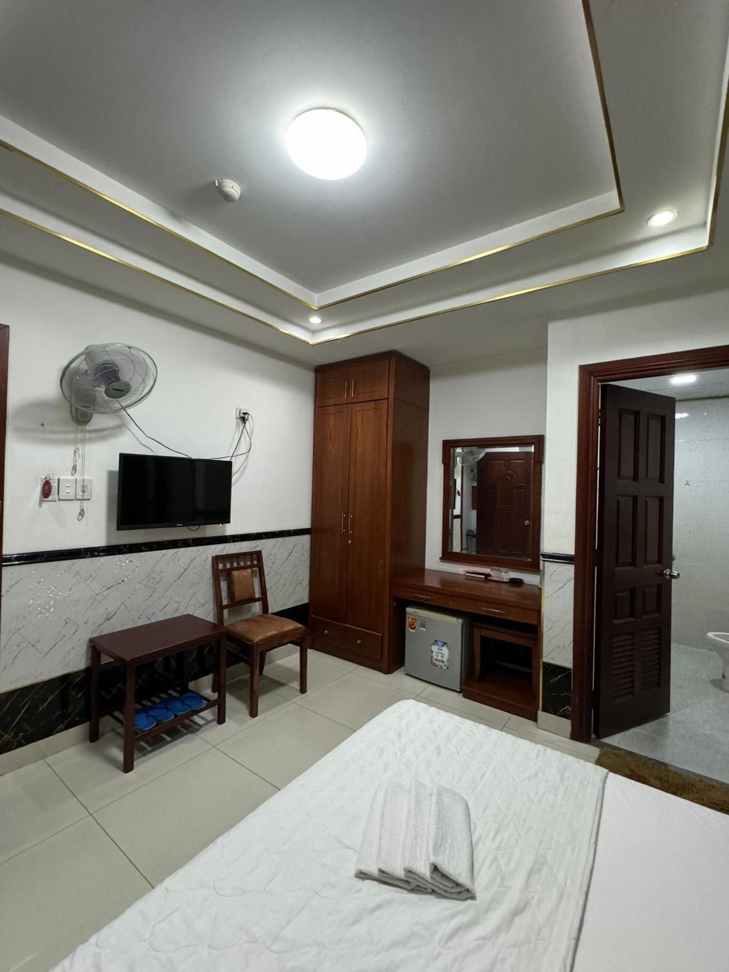 Hoang Thien Loc -199 Hoang Hoa Tham, Q. Tan Binh - By Bay Luxury Apartamento *